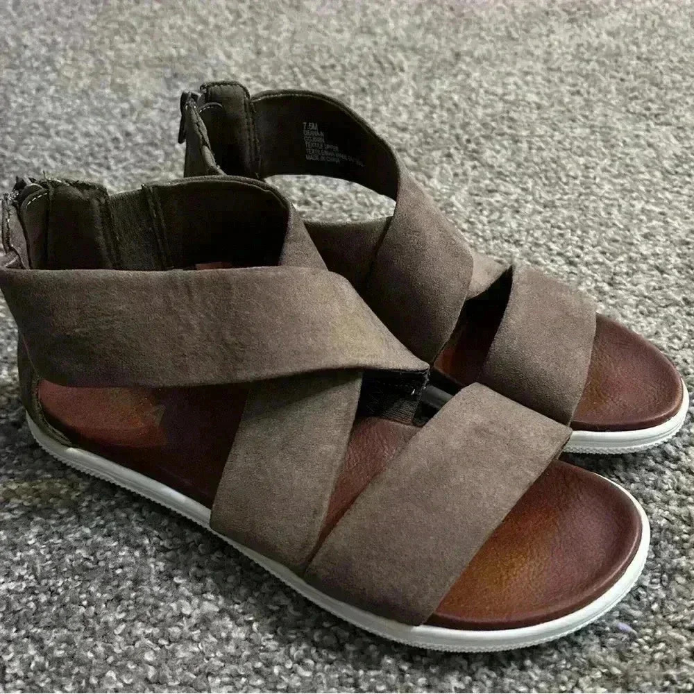 MIA Taupe and Brown Cross-Strap Sandals Size 7.5